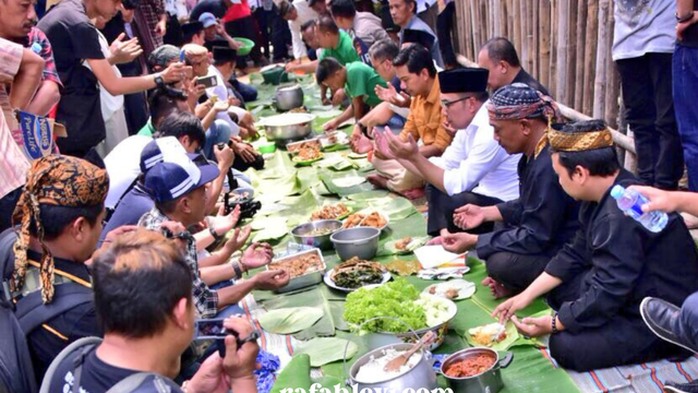 Acara makan bersama